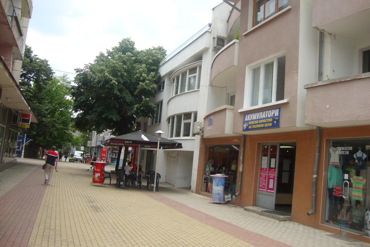 Guest Rooms Colours Kazanlŭk Exterior foto