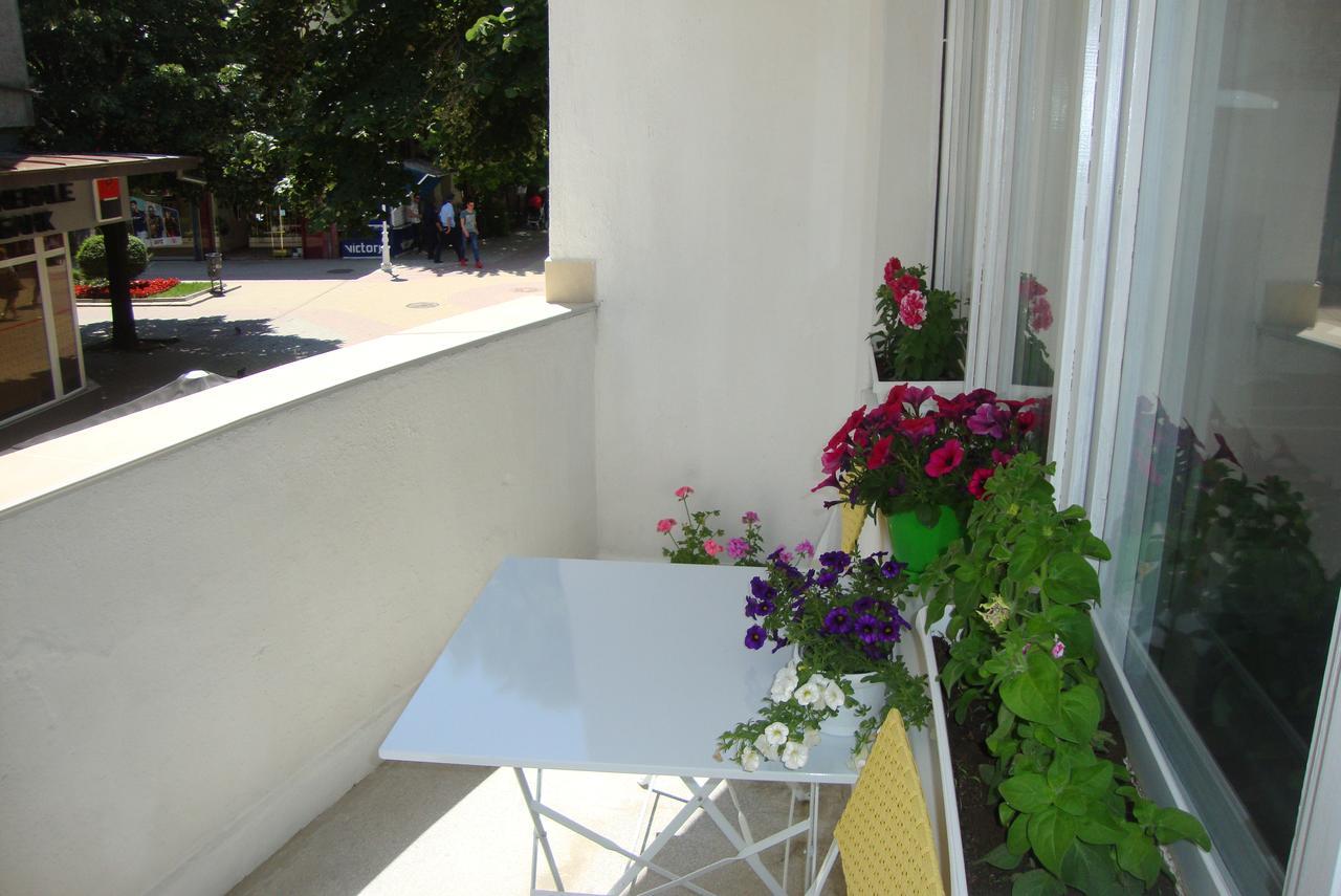 Guest Rooms Colours Kazanlŭk Exterior foto